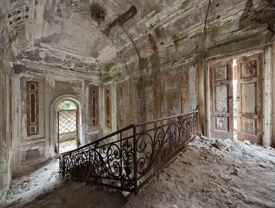 Abandoned palace interior