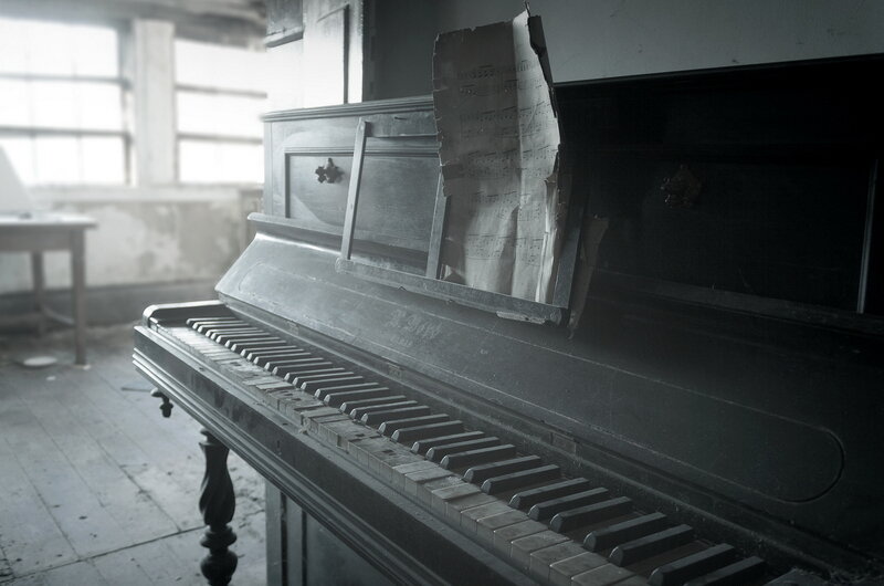 Abandoned Piano — Gray