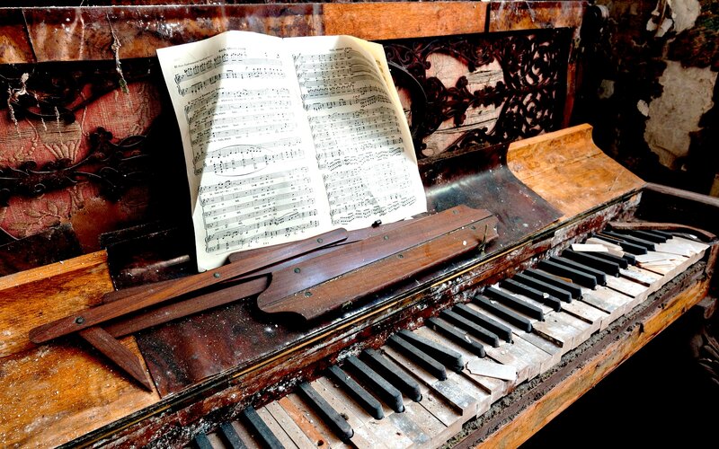 Abandoned Piano