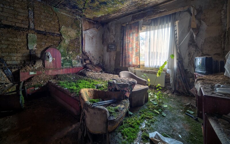 Abandoned Room with Furniture — Green