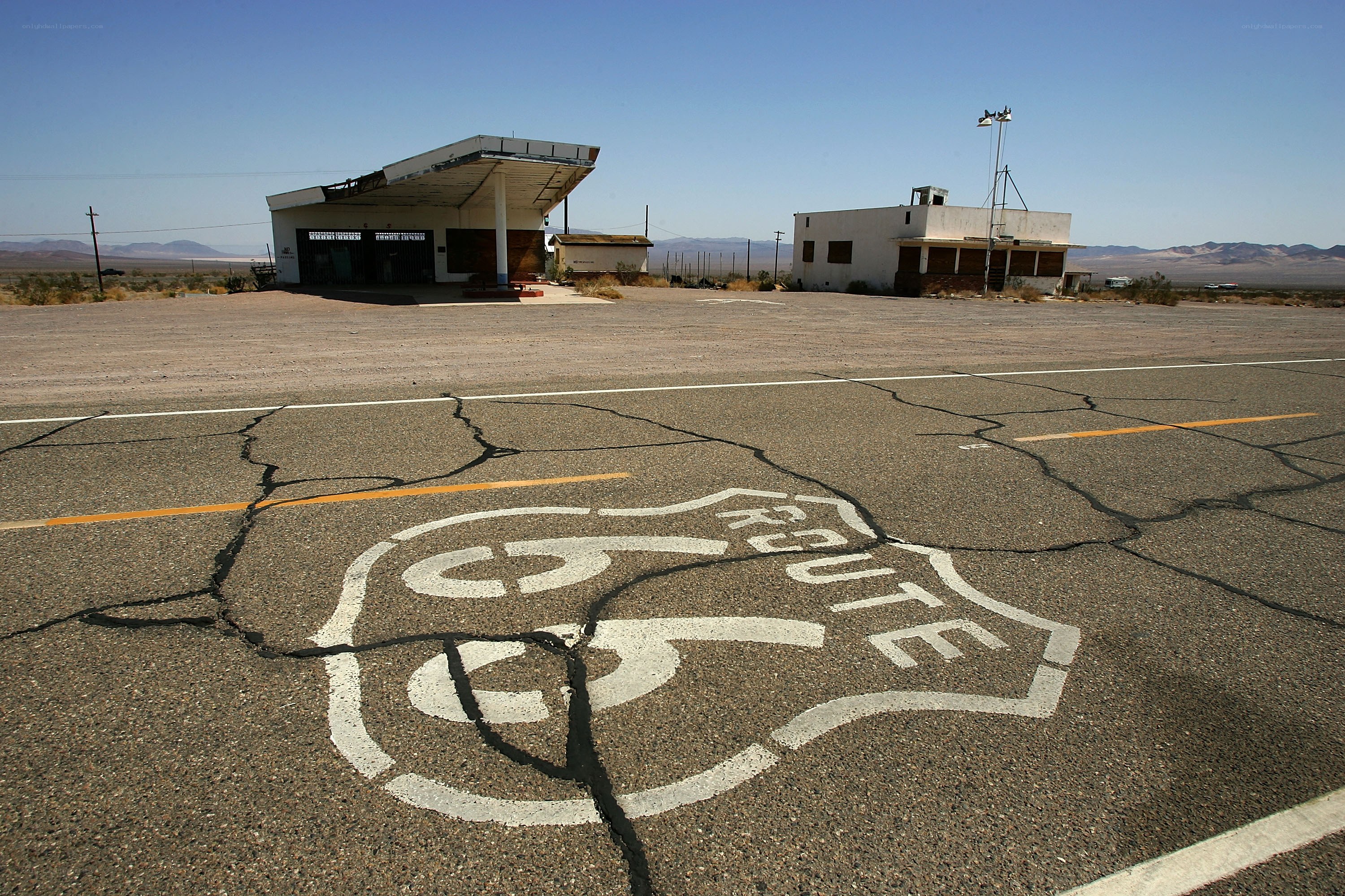 Abandoned Route 66 gas station