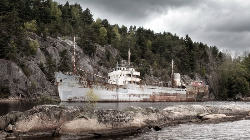 Abandoned Ship on Shore — Gray, Dramatic