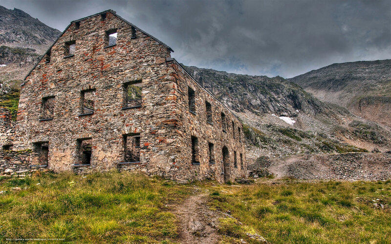 Abandoned stone building in mountains