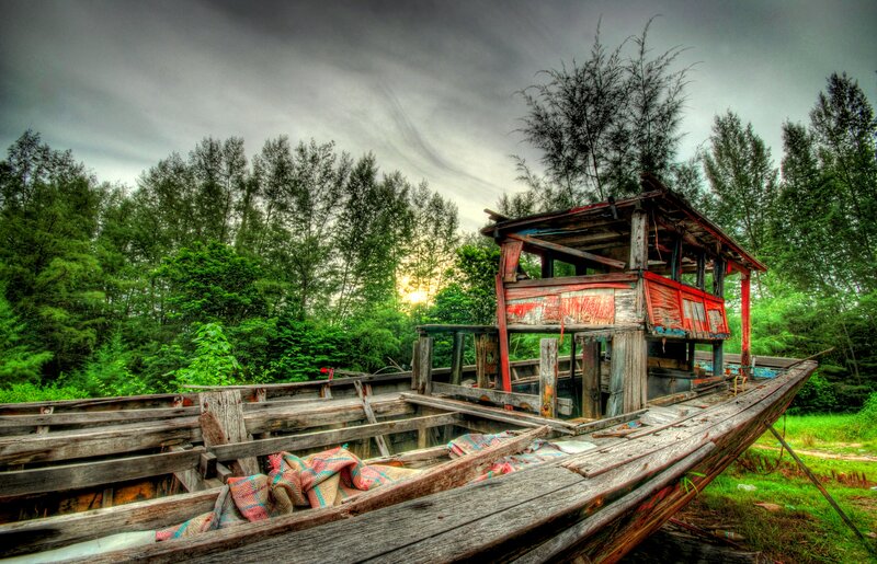 Abandoned Wooden Boat — Green, Dramatic