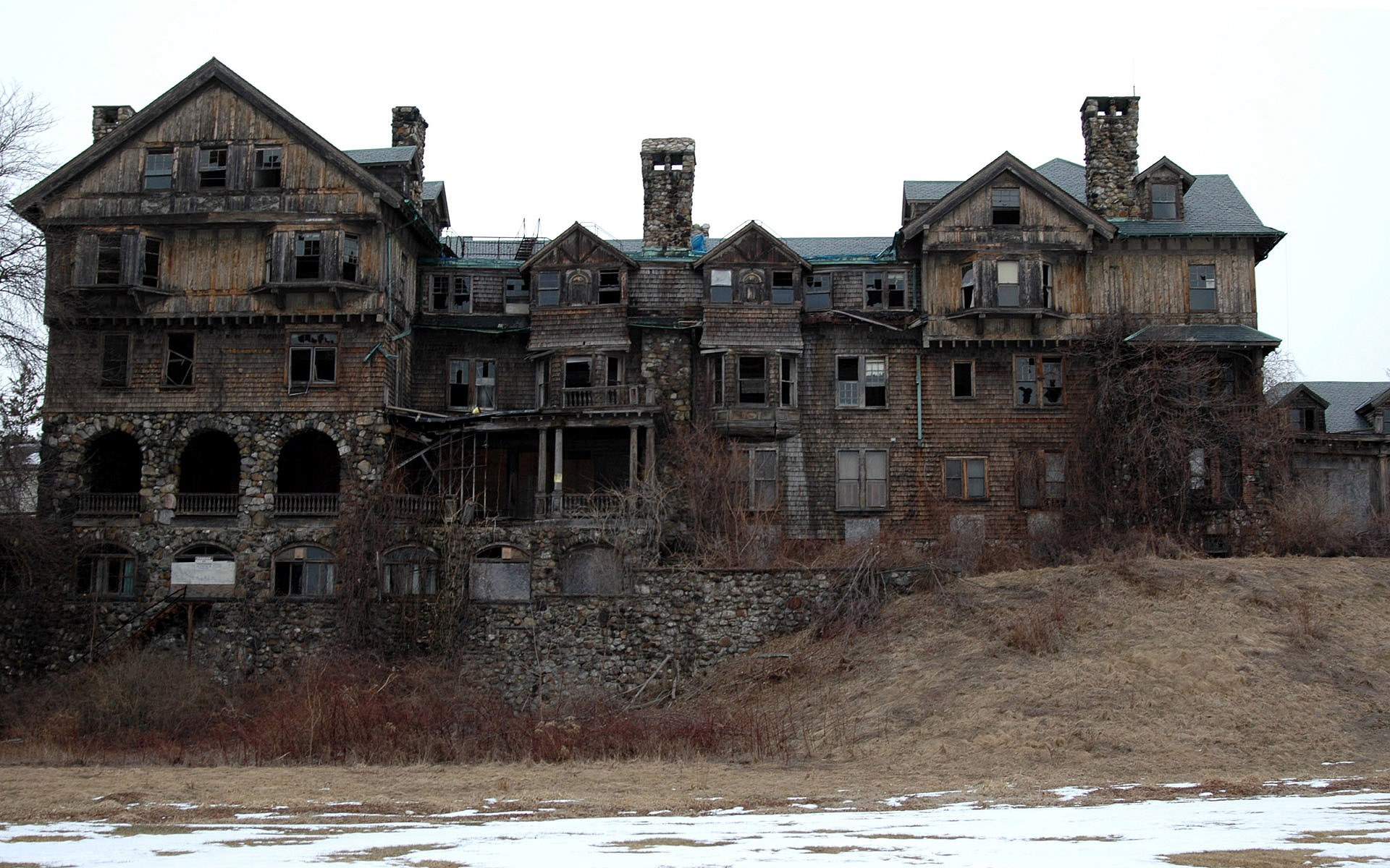 abandoned wooden building