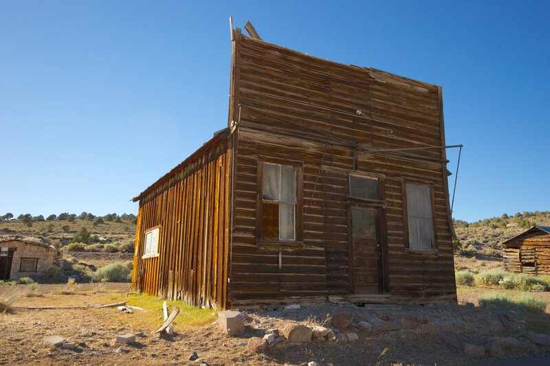 Abandoned Wooden Building — Brown, Desolate, Afternoon, Photograph