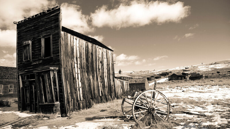 Abandoned Wooden Building — Brown, Desolate, Winter