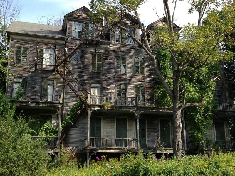 Abandoned Wooden House — Brown, Decaying, Afternoon