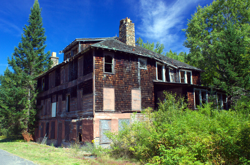 Abandoned Wooden House — Brown, Desolate