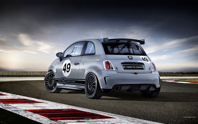 Abarth 500 Assetto Corse on track