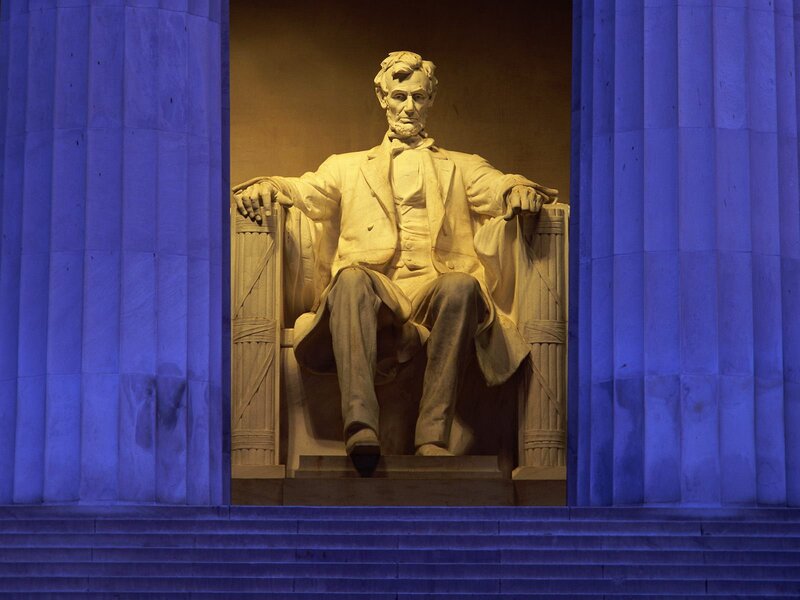 Abraham Lincoln Statue — Blue, Dramatic