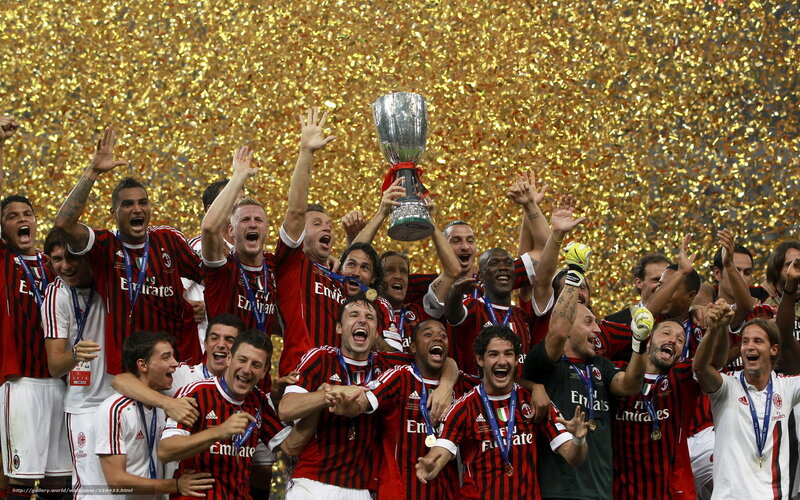 AC Milan celebrates trophy win