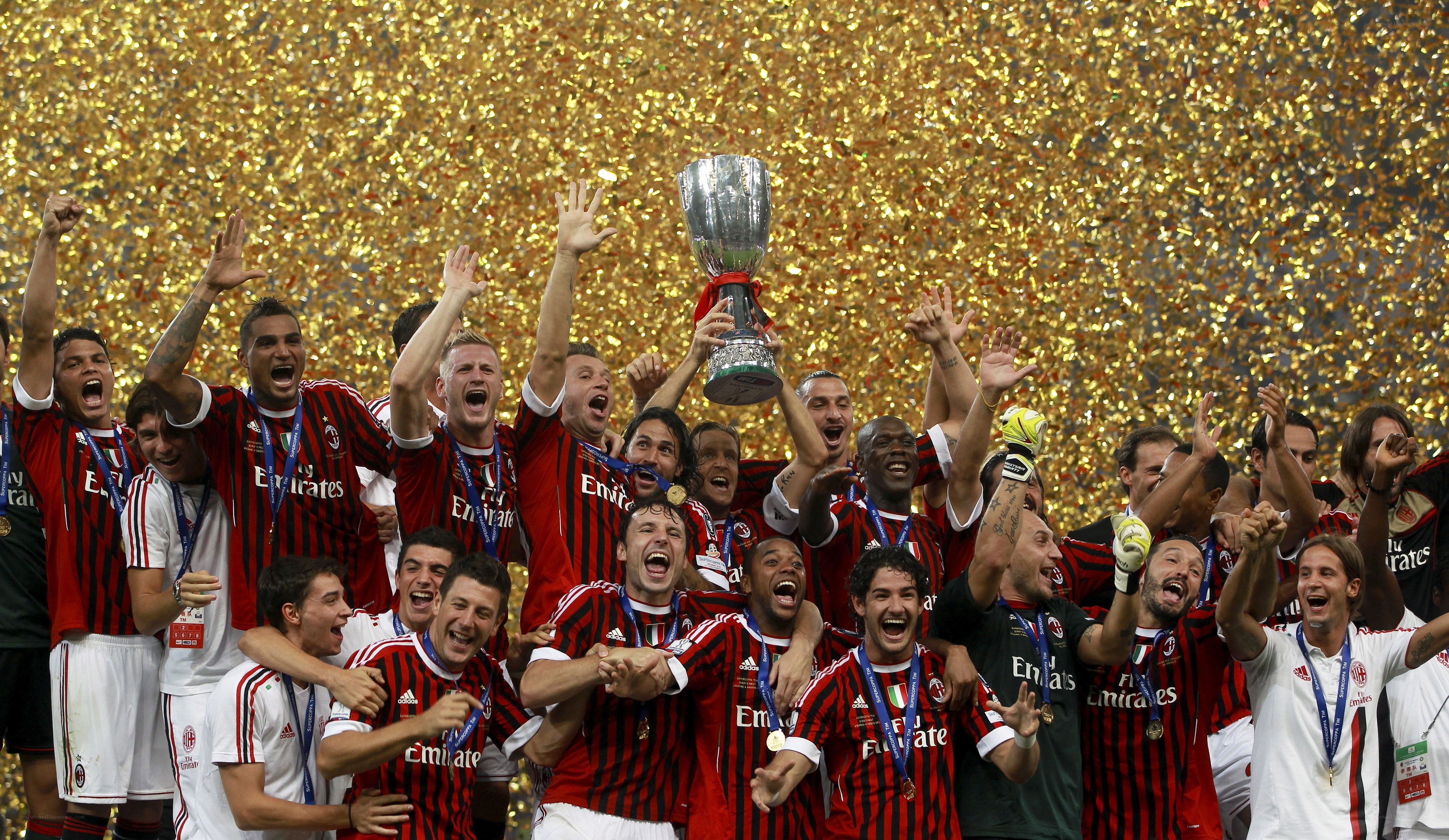 AC Milan celebrates trophy win