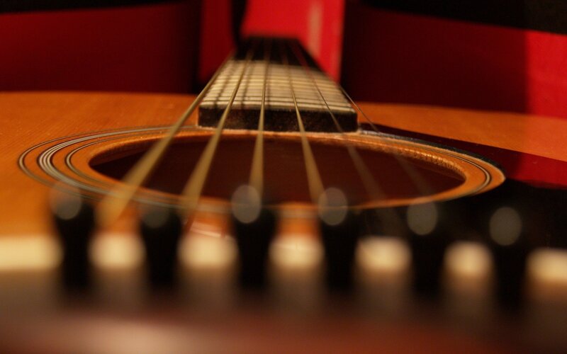 Acoustic Guitar Strings — Brown
