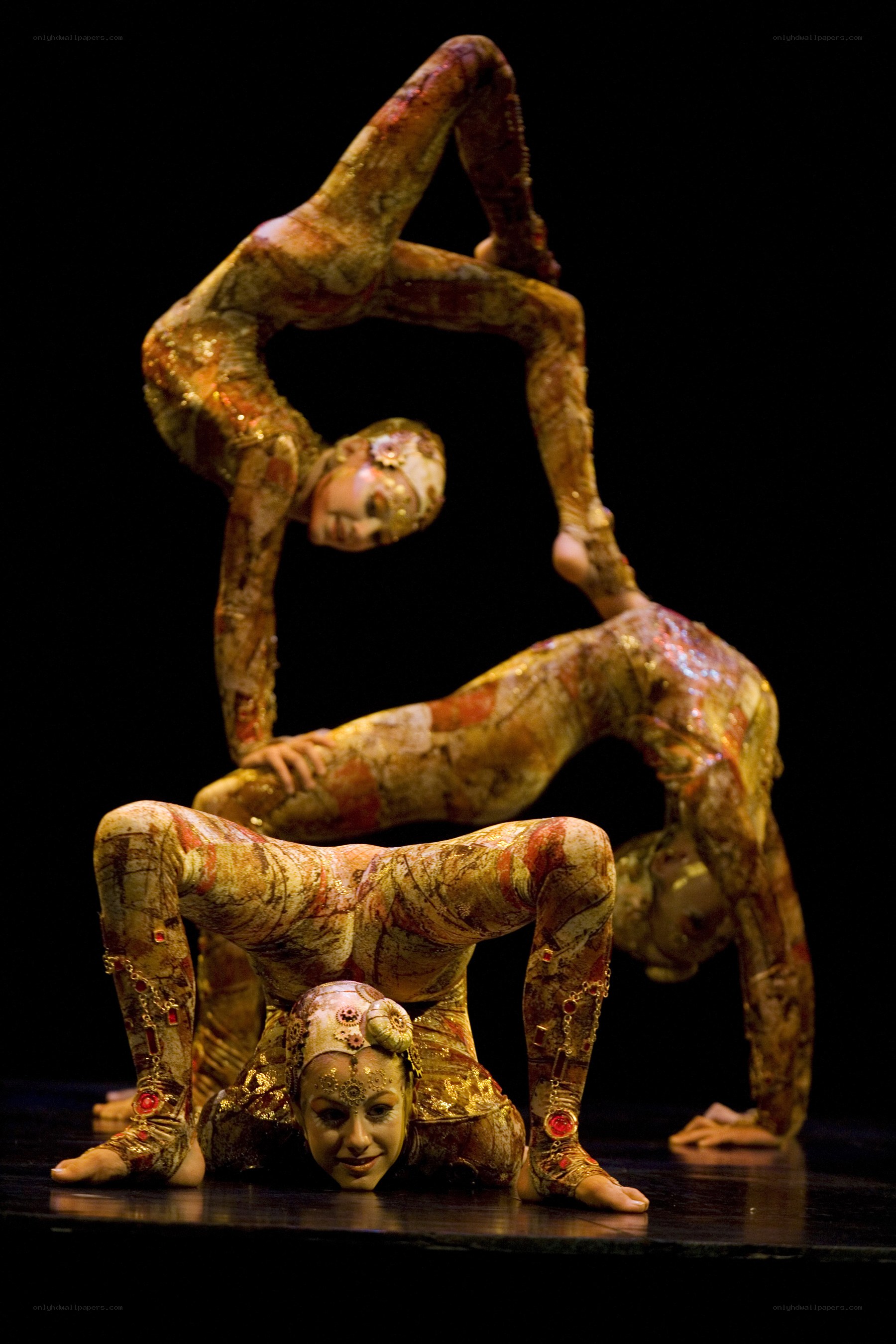 Acrobatic trio performance