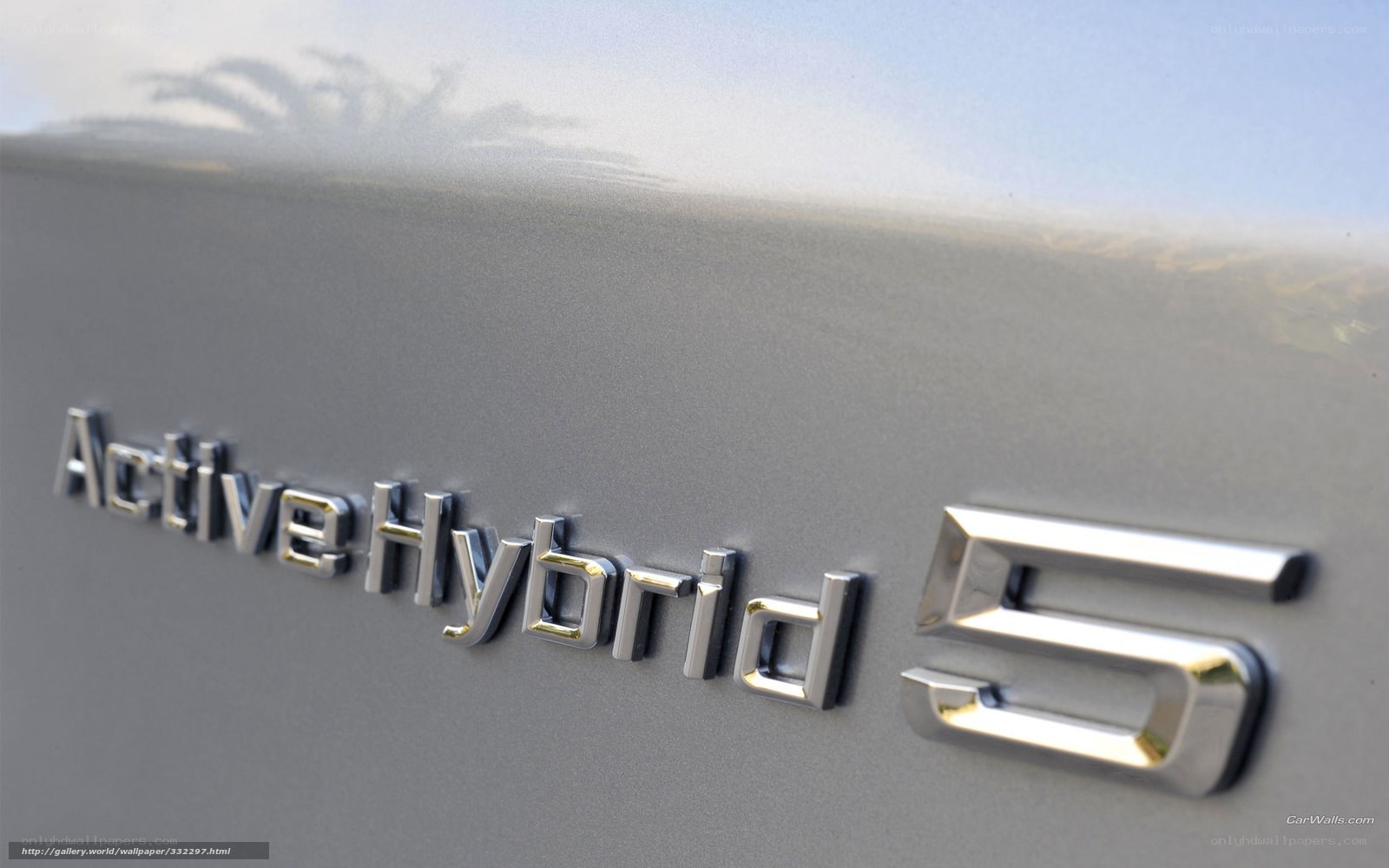 Active Hybrid 5 badge