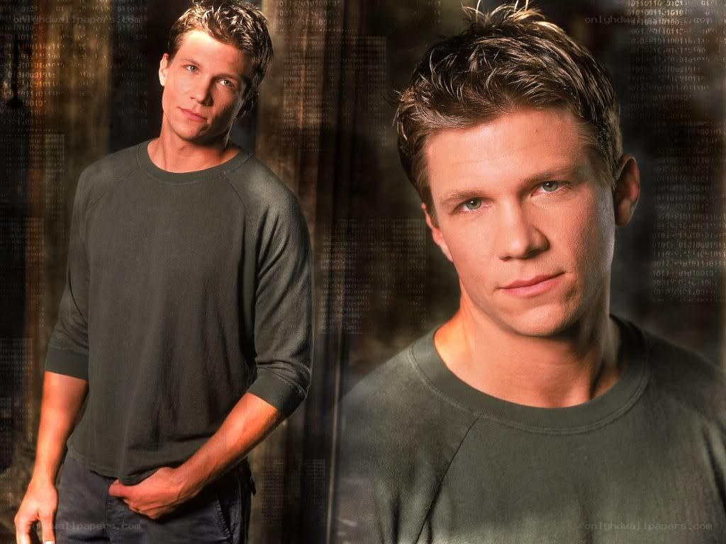 actor in green shirt