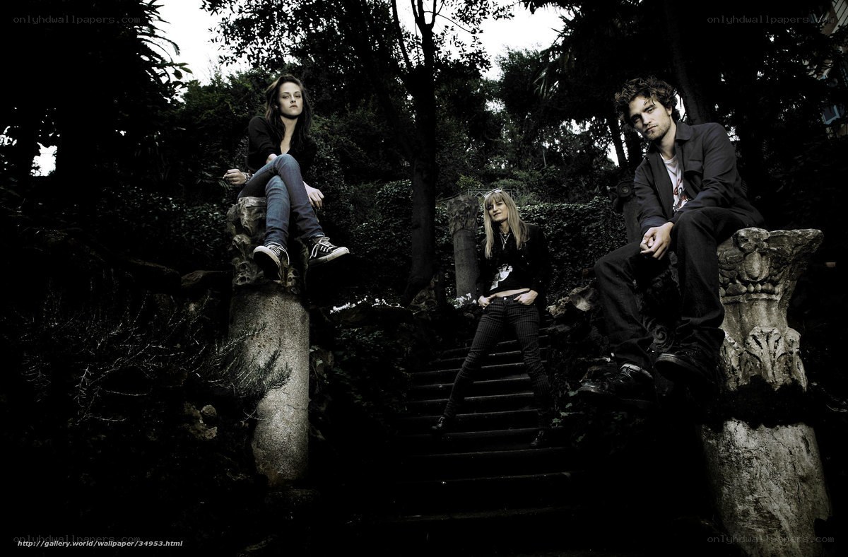 actors on stone steps