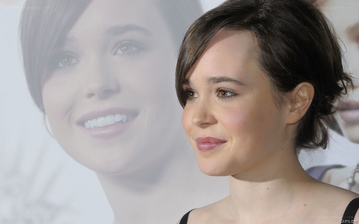 actress at a public event