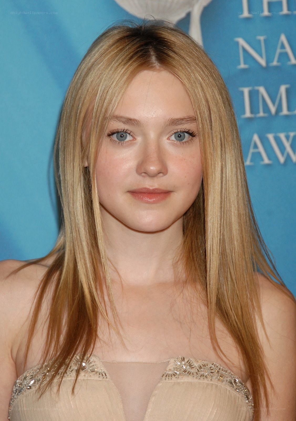 actress at awards event