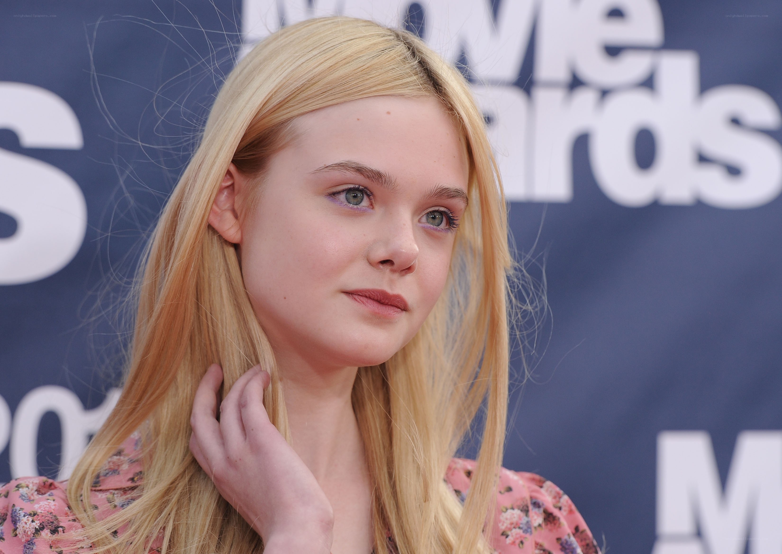 actress at awards event