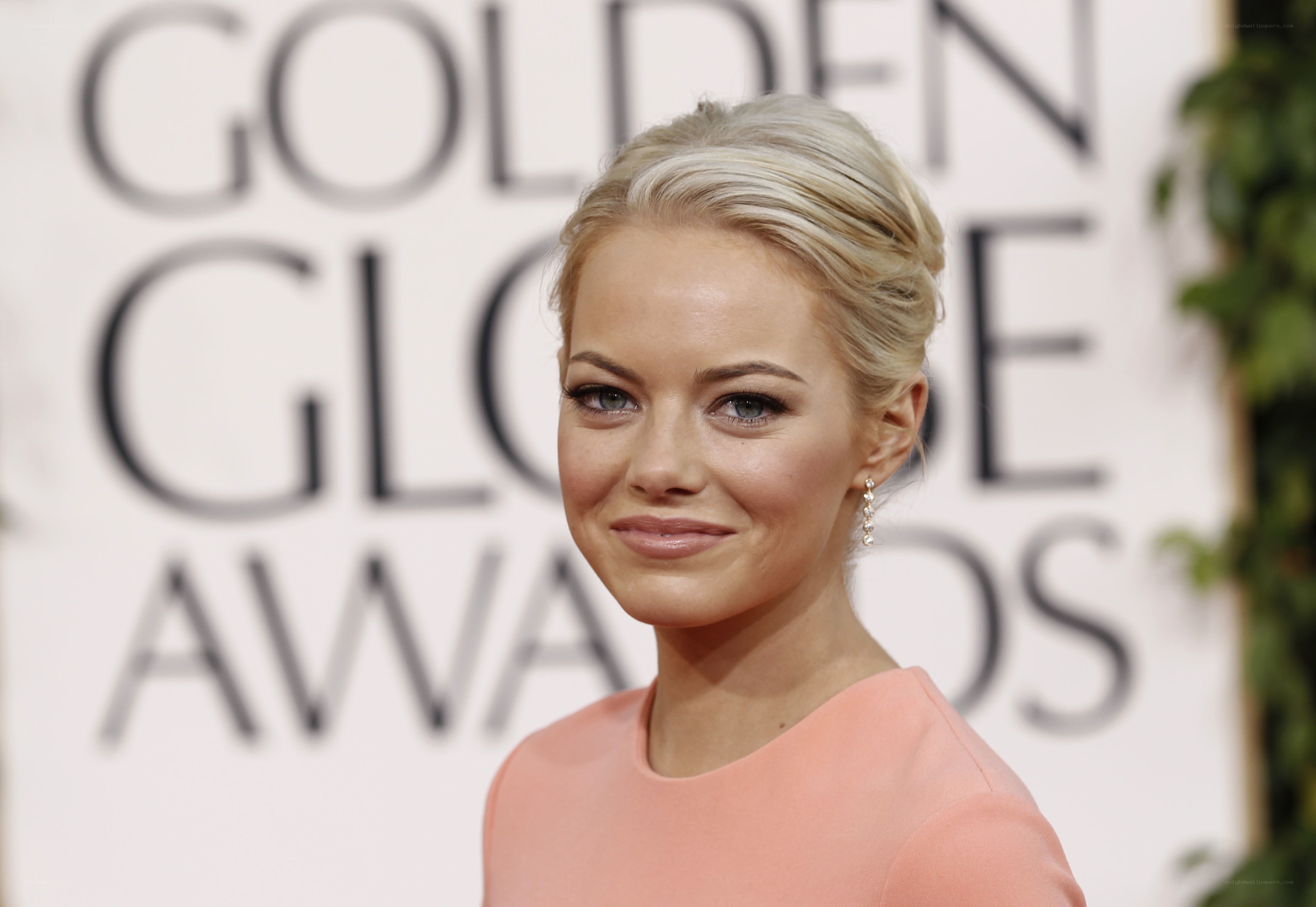 actress at golden globes