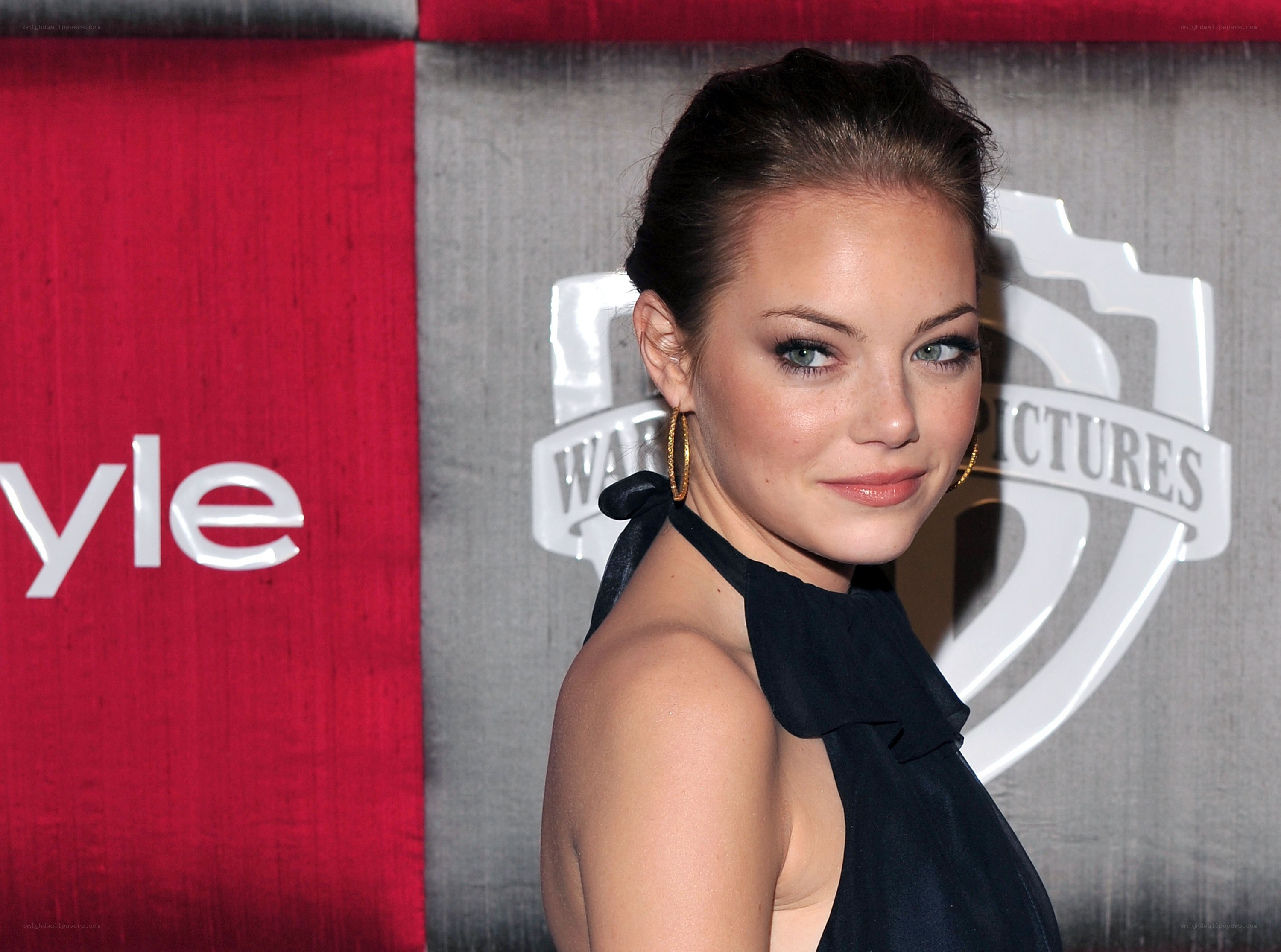 Actress at Warner Bros event