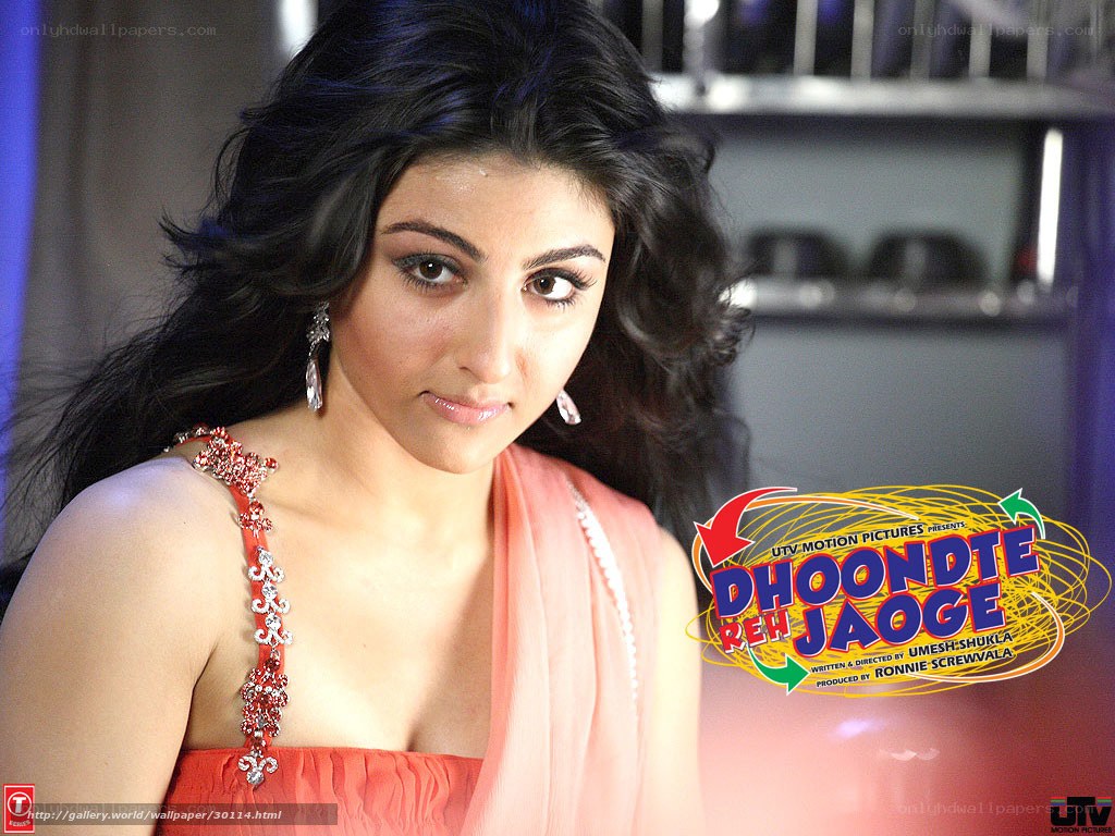 Actress in red sari from Dhoondte Reh Jaoge