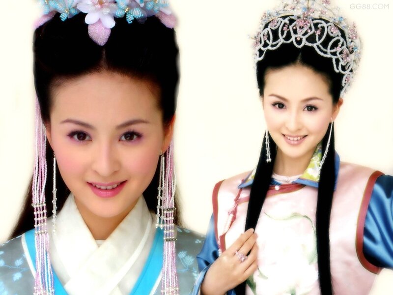 actress in traditional costumes