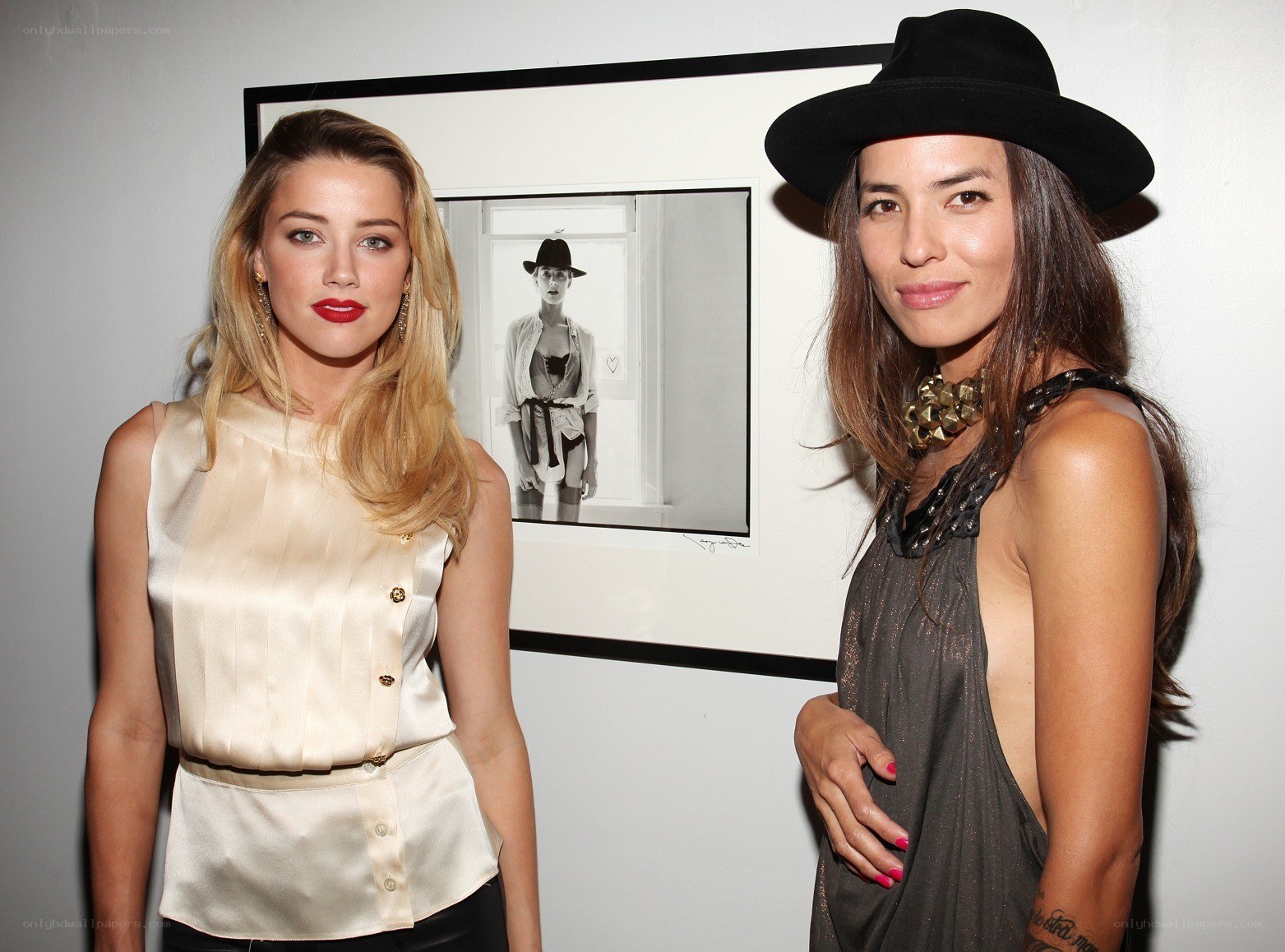 Actresses at art gallery event