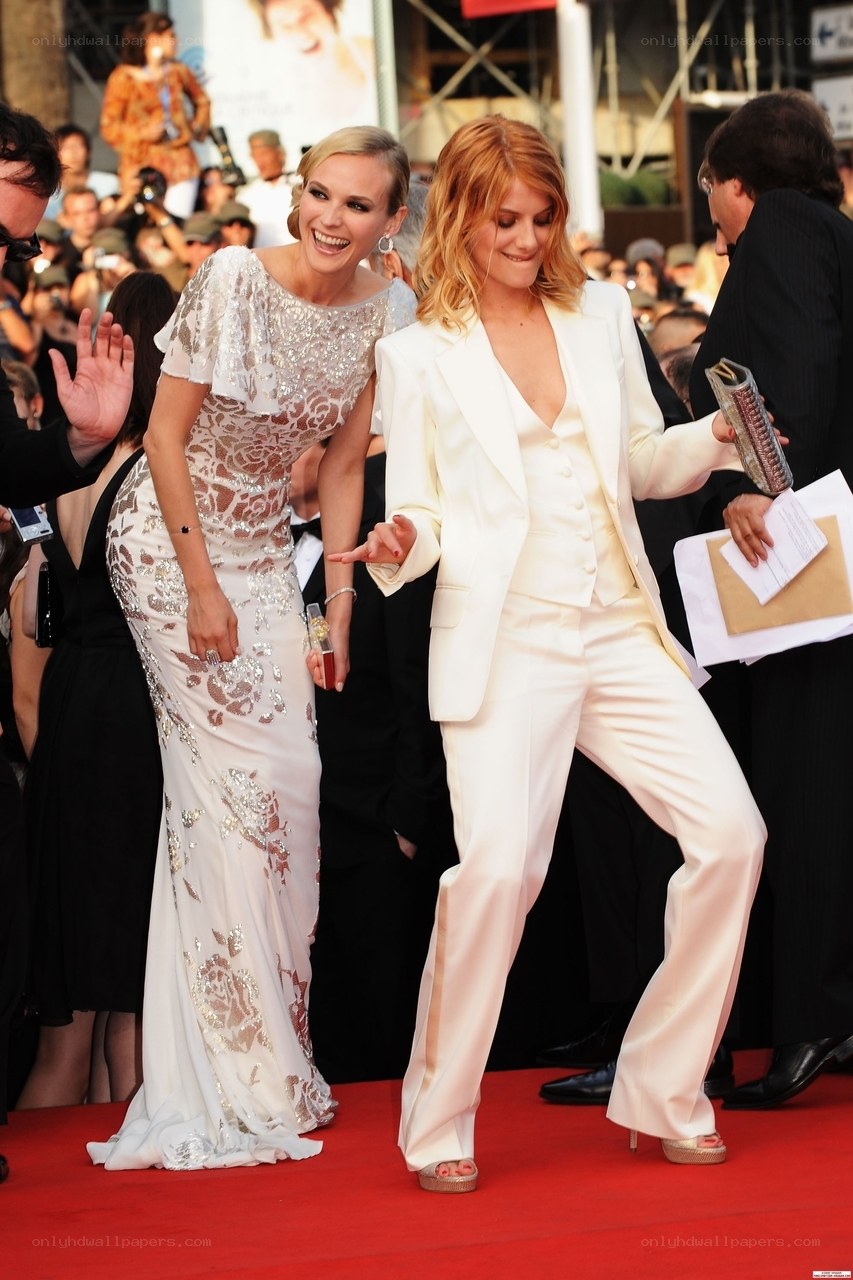 Actresses on red carpet