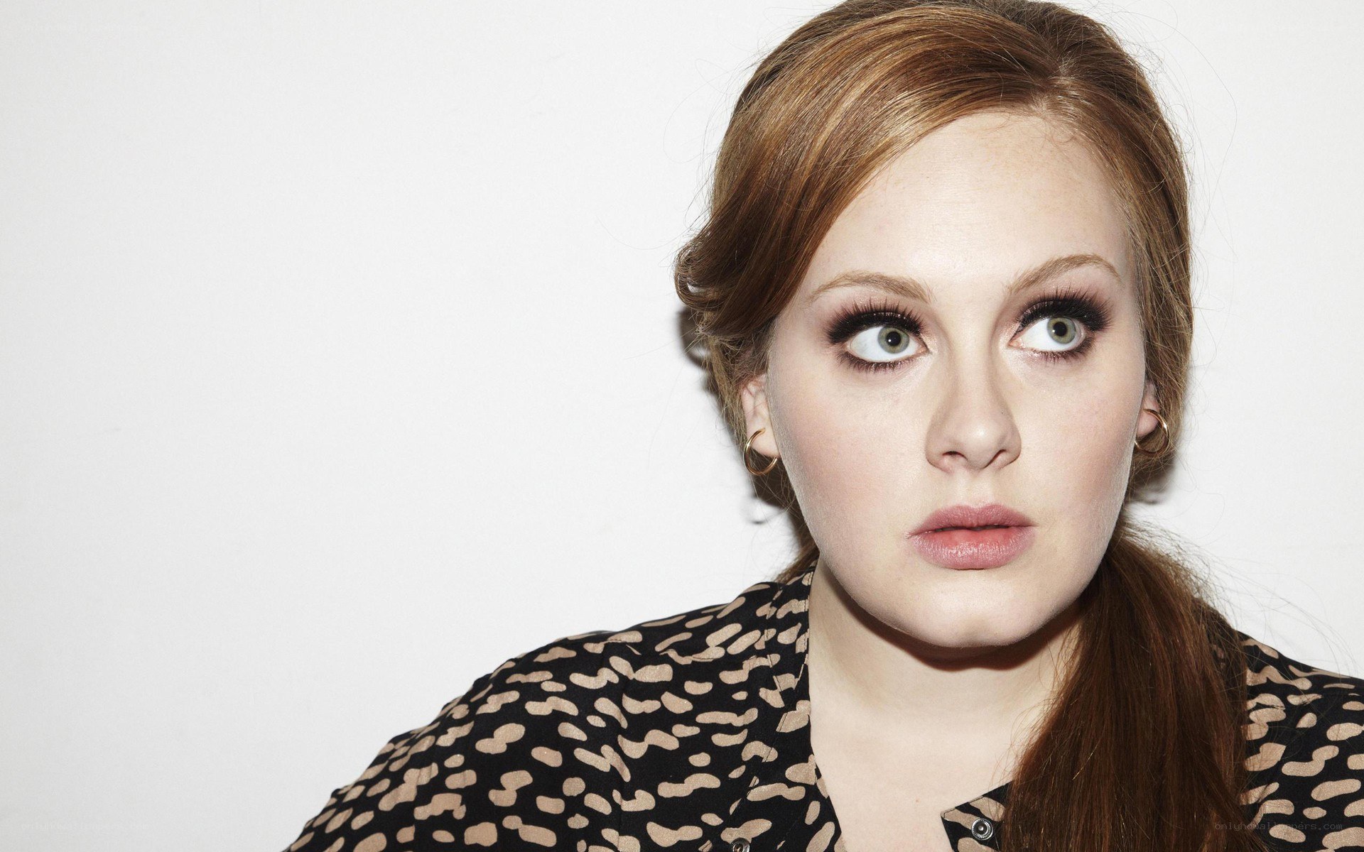 Adele with dramatic makeup