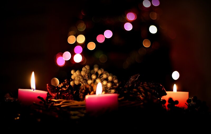 Advent Candles and Pinecones — Red