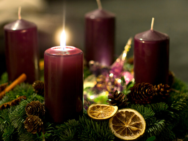 Advent Wreath with Candles — Purple, Festive