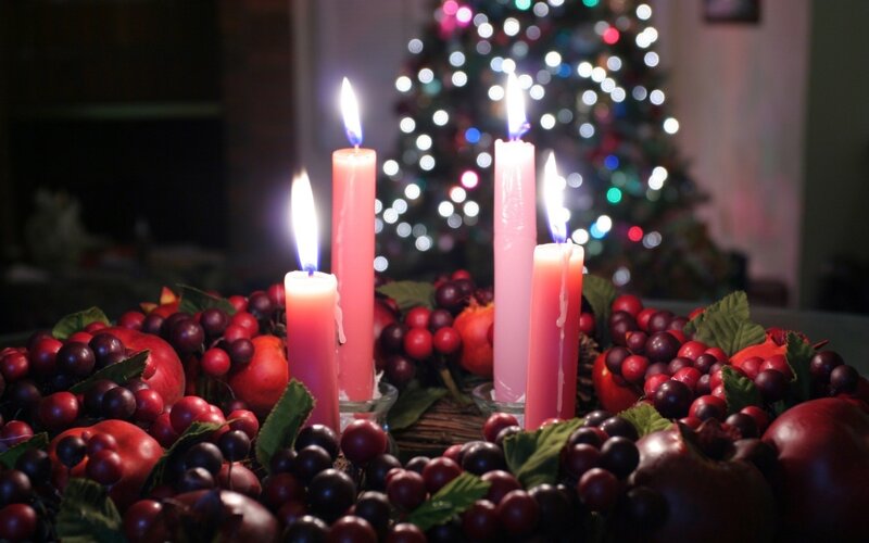 Advent Wreath with Candles — Red, Festive, Night