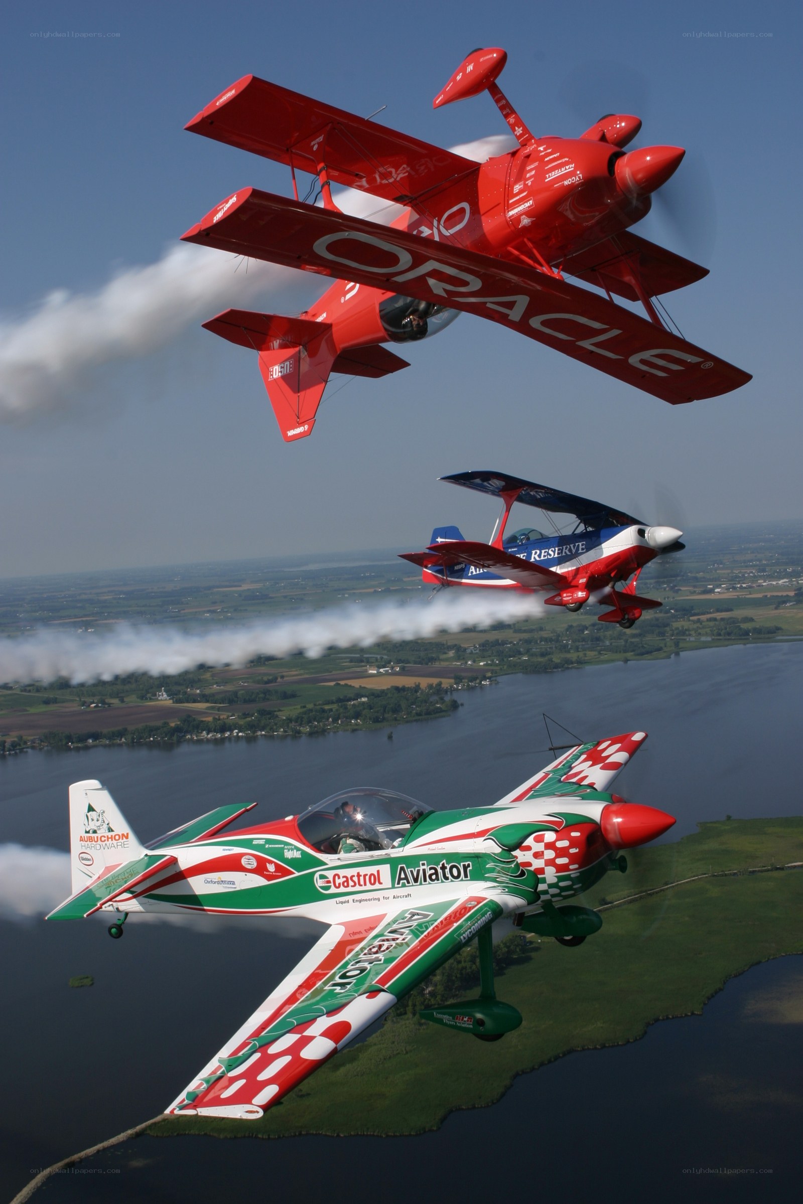Aerial acrobatics with three planes