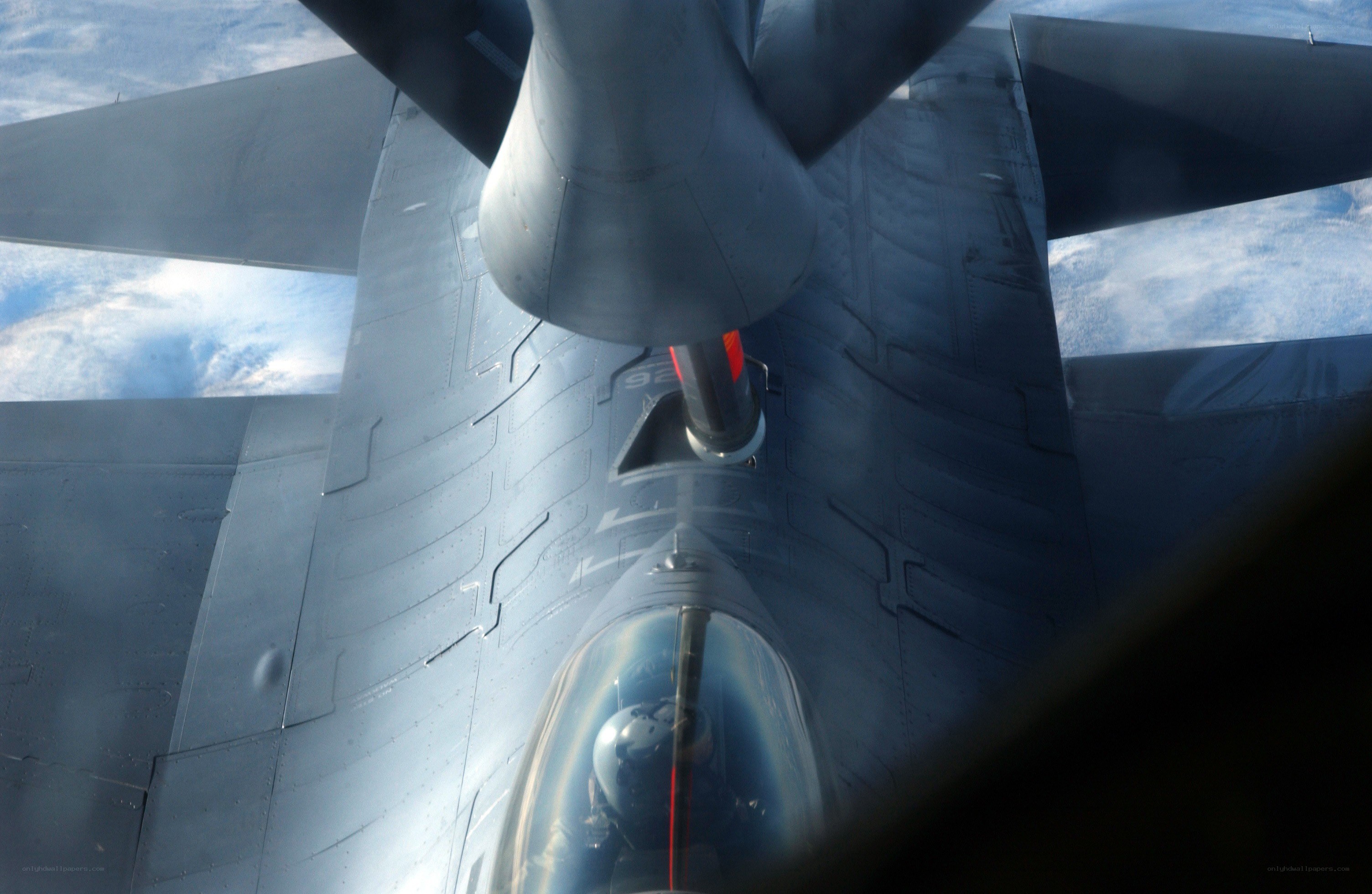 Aerial refueling from fighter jet