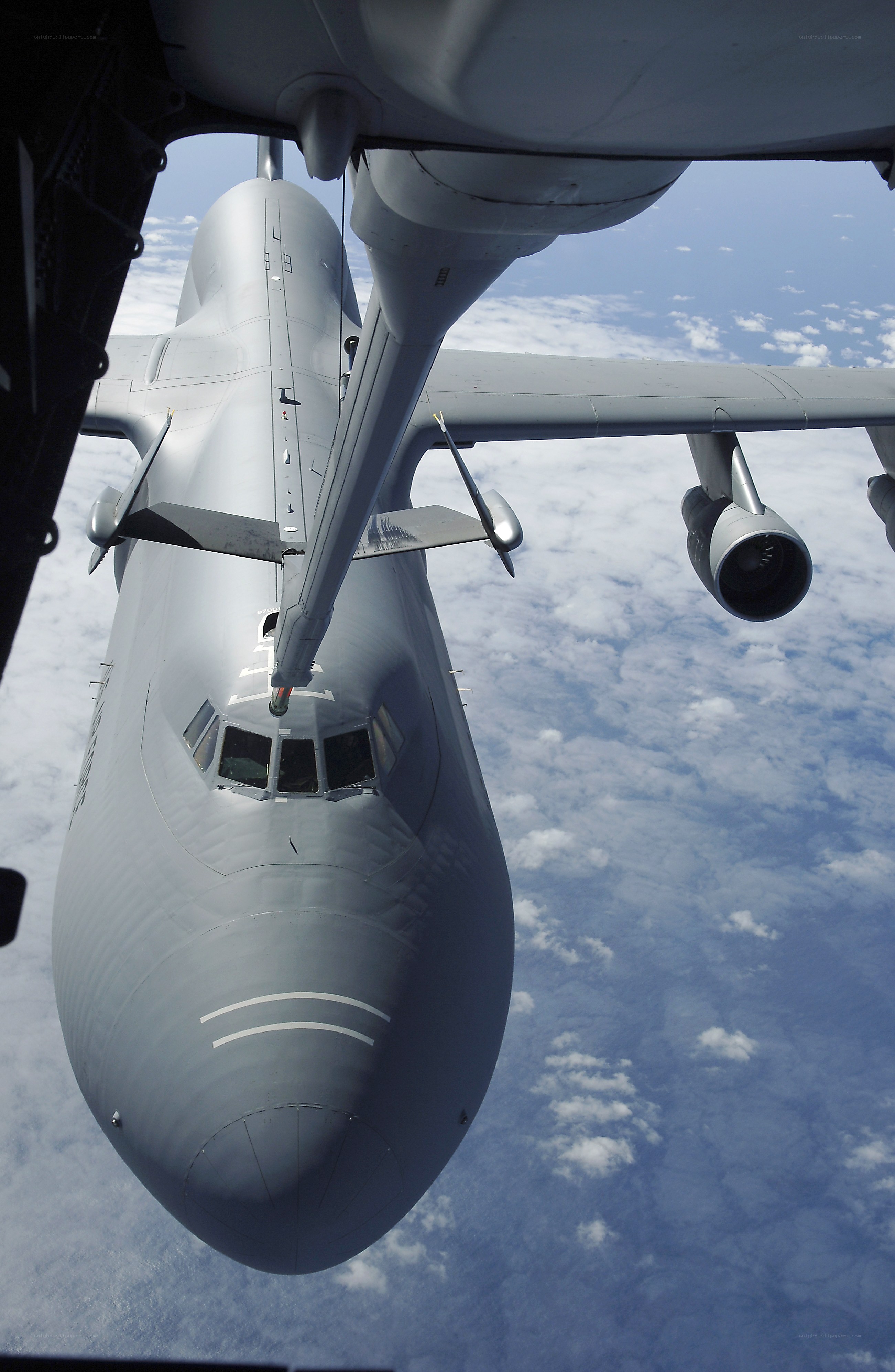 Aerial refueling in progress