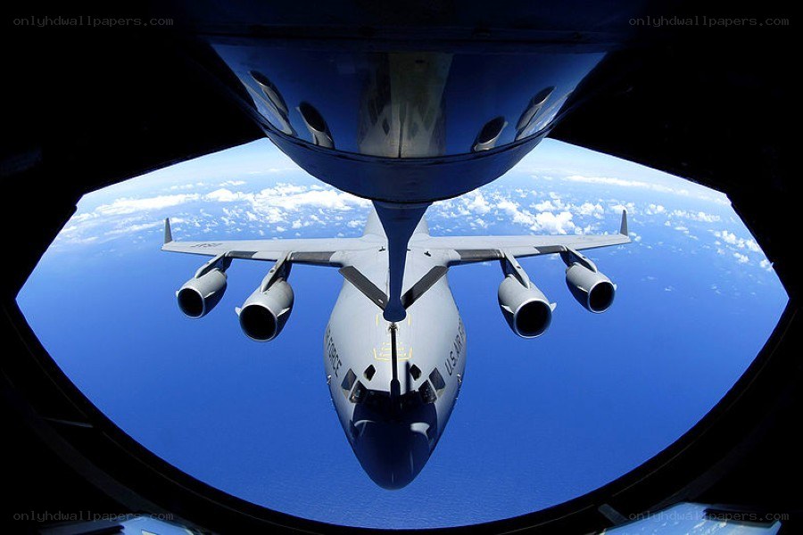 Aerial refueling in progress