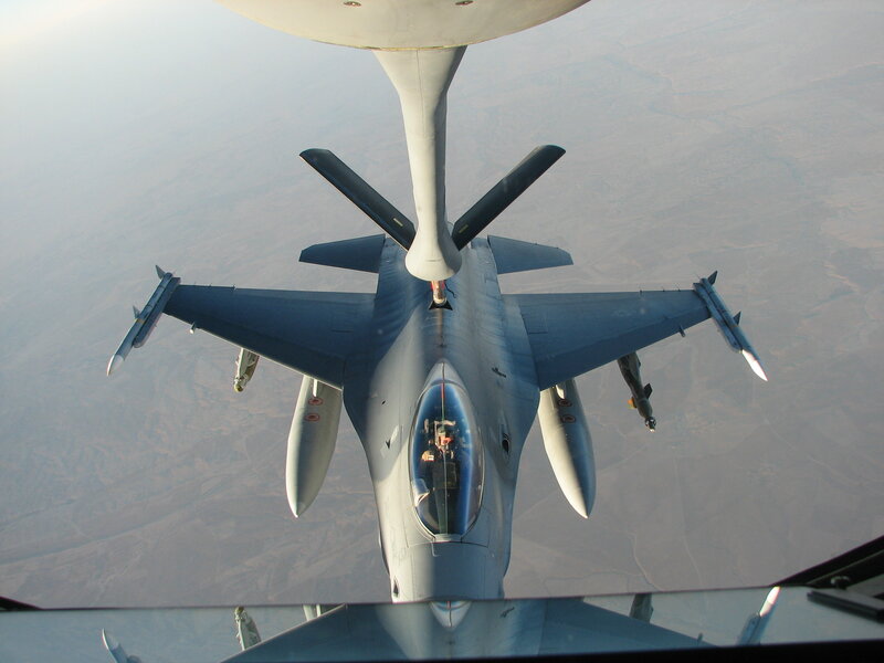 Aerial refueling of fighter jet