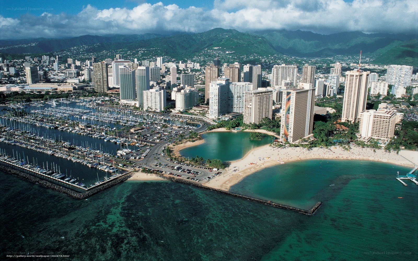 Aerial view of Honolulu cityscape