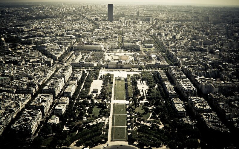 Aerial View of Paris — Black