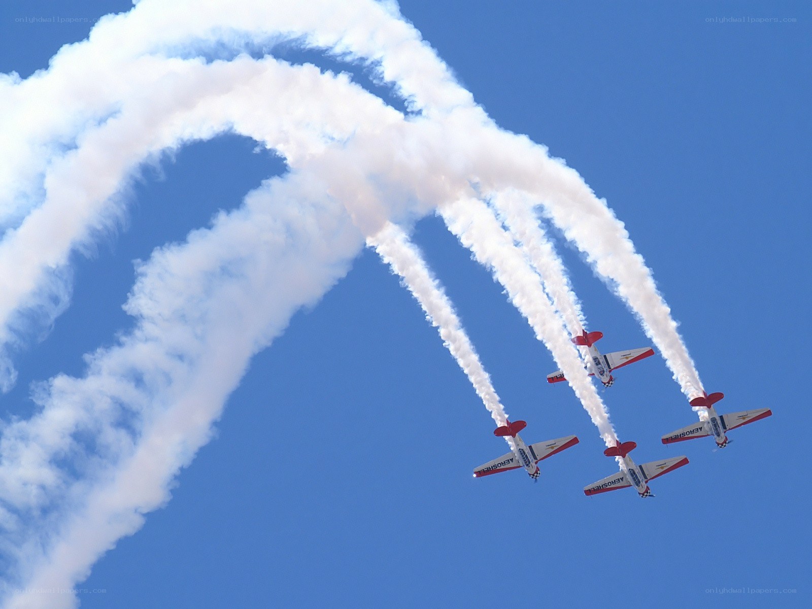 Aerobatic planes in formation