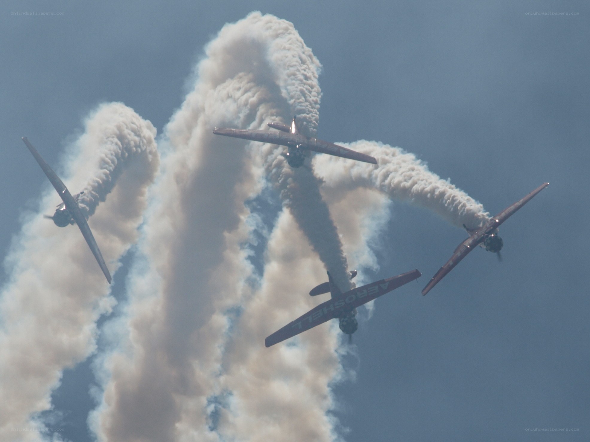 Aerobatic planes in formation