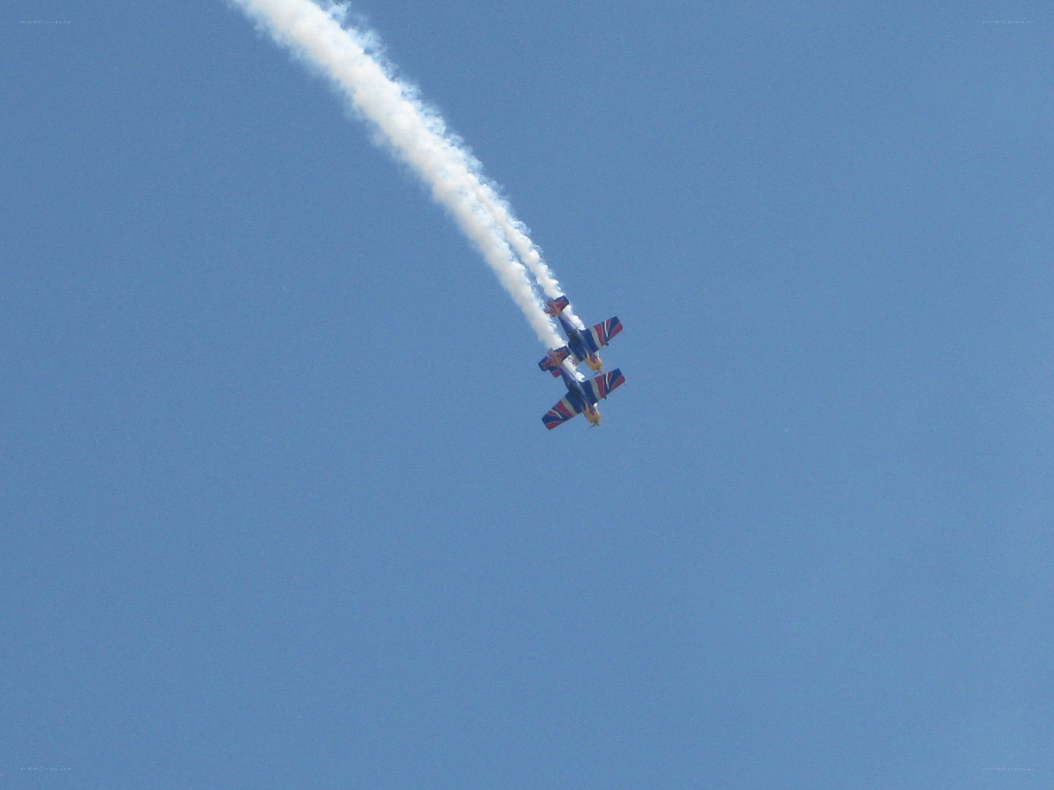 Aerobatic planes in formation