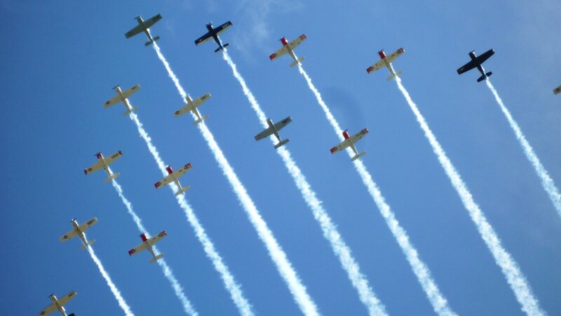 Aerobatic planes in formation