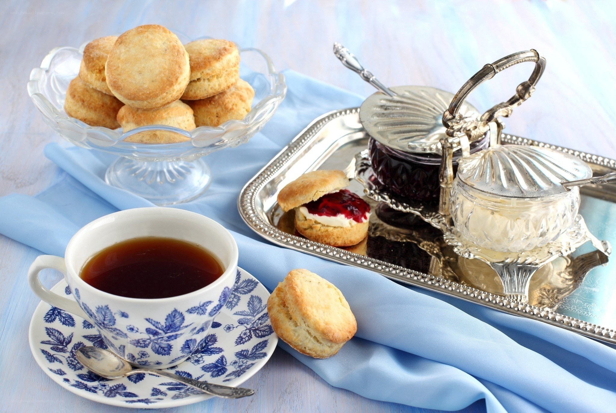Afternoon tea with scones