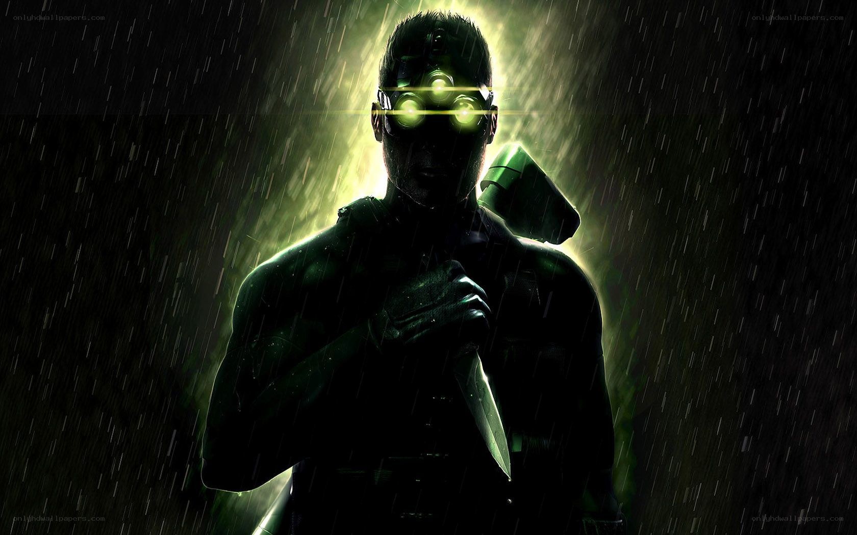 Agent in the rain with night vision