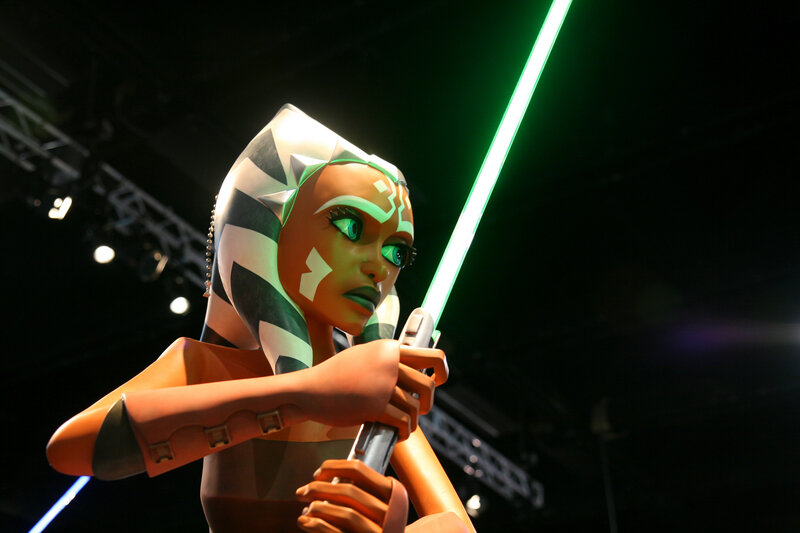 Ahsoka Tano with Lightsaber — Green, Dramatic, Night, 3d Render