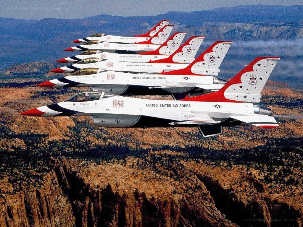Air Force Thunderbirds in formation